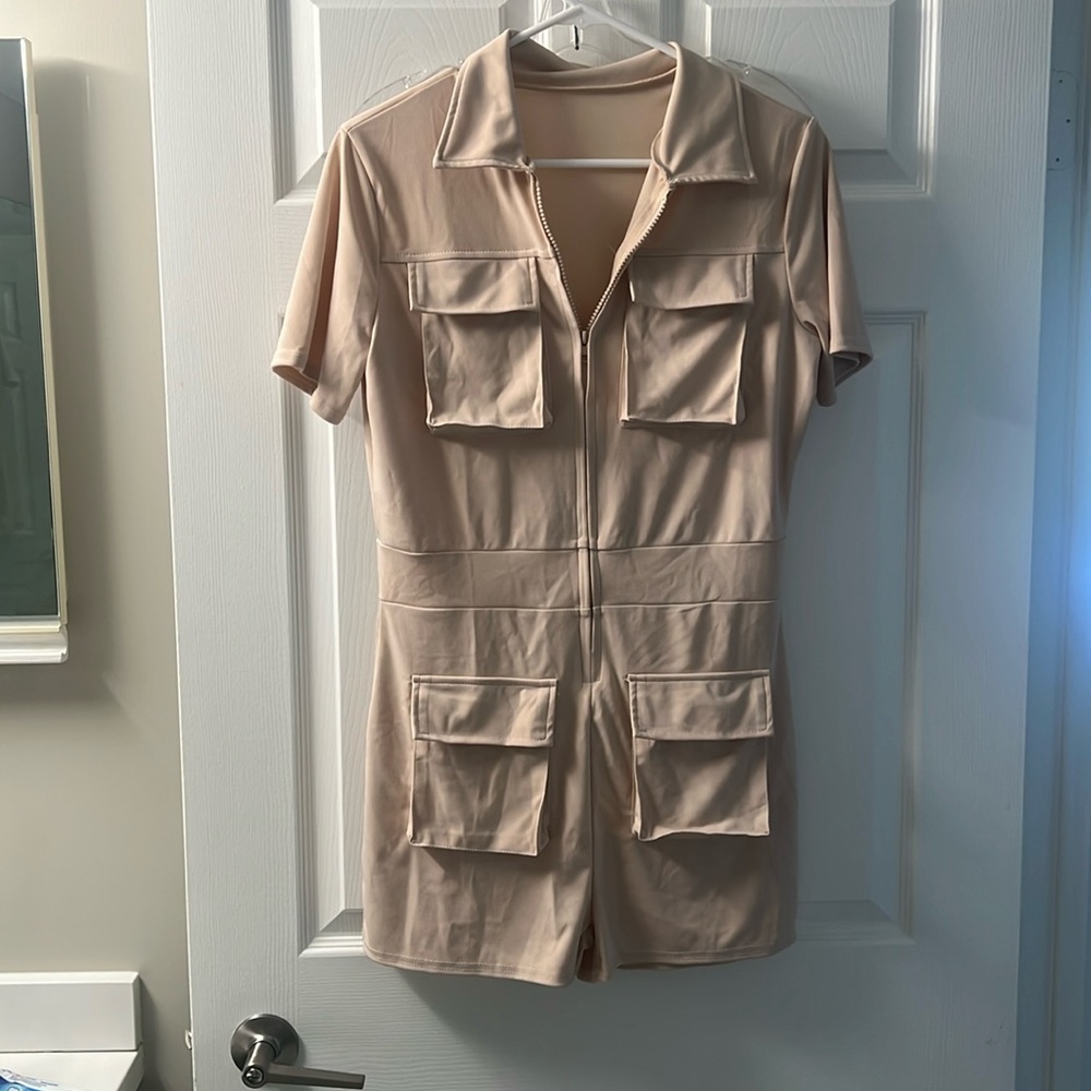 Never worn jumpsuit L/XL